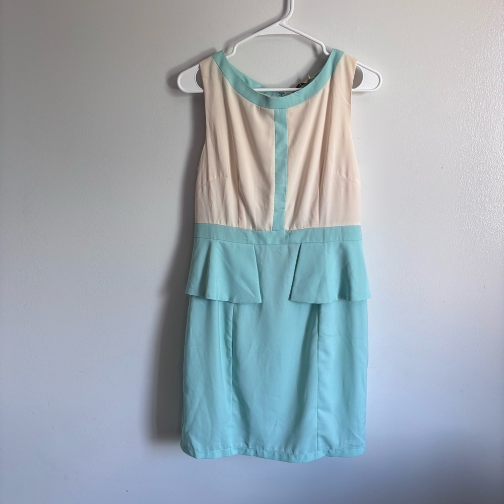 ⭐️⭐️⭐️NWT Lucy & Co blue and white selves Sheath dress size Large